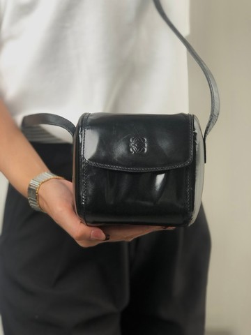 【日本直送 名牌中古包】LOEWE 羅威 斜背包 黑色 Anagram 皮革 迷你包 vintage 古董 yt7pzh