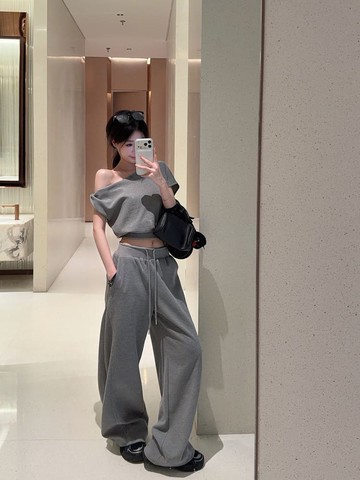 【missy shop】率性之選不對稱斜肩華夫格上衣長褲套裝-97654