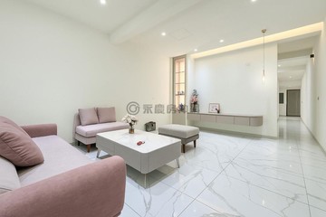 鄰近新天地整間整新間間套房精美透天｜台南市南區健康路二段