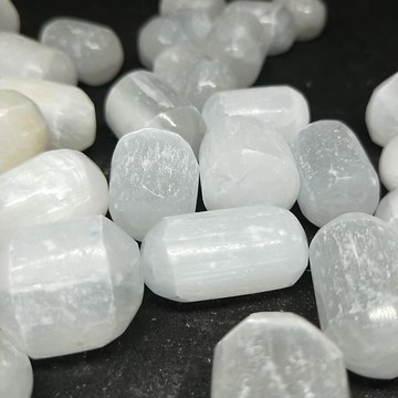 【藥魂】透石膏 水晶滾石 療癒 突破通關卡卡的狀態 滾石 透石膏擺件 使人平靜 頭腦清晰 提升意識層次 提升直覺力