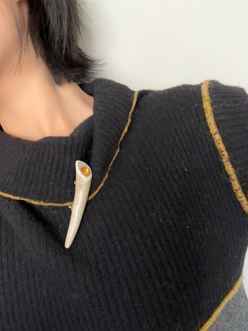 古董 牛骨胸針