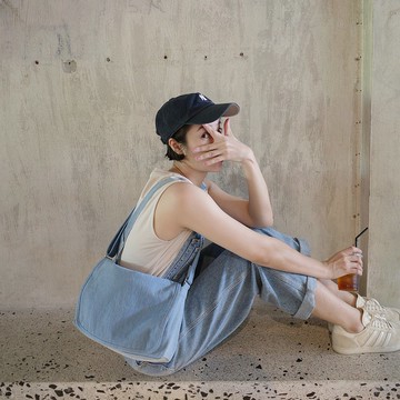 MIDI 斜挎包 - 淺藍色牛仔布郵差包 WHITEOAKFACTORY 帆布