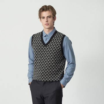 Pierre Cardin 男款 羊毛混紡V領幾何格毛衣背心-黑灰色 (5255463-96)
