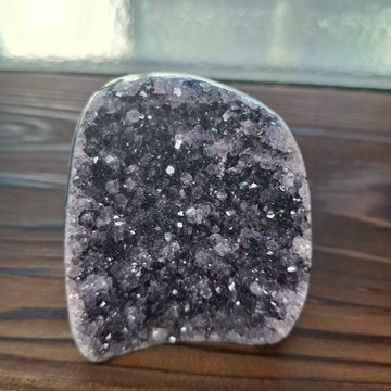 迷你水晶洞 -亮閃帶小紫晶花