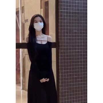純欲風辣妹黑色一字肩長袖連衣裙女早秋新款氣質收腰顯瘦內搭長裙