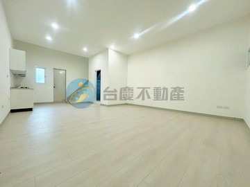 五塊厝捷運站-凱旋公園輕軌-公寓一樓｜高雄市苓雅區福安路