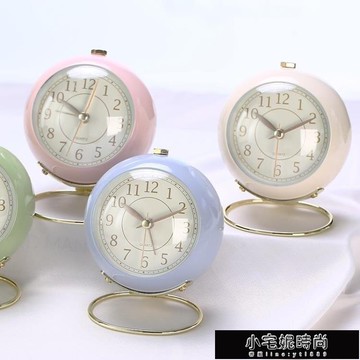 鬧鐘 創意鬧鐘 輕奢金屬北歐風 靜音簡約鬧表床頭台面中小學生用夜燈光 小宅妮