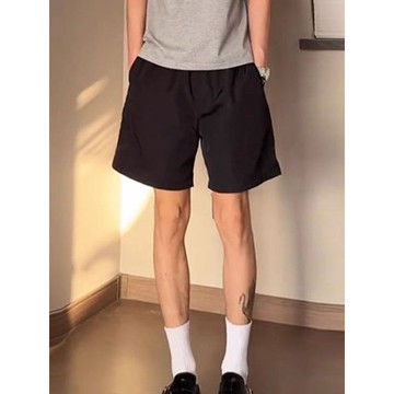 冰絲涼感速幹男生夏日短褲ootd穿搭跑步運動美式籃球不過膝四分褲動三分褲 透氣短褲 口袋拉鍊短褲 跑步短褲 健身短褲 男