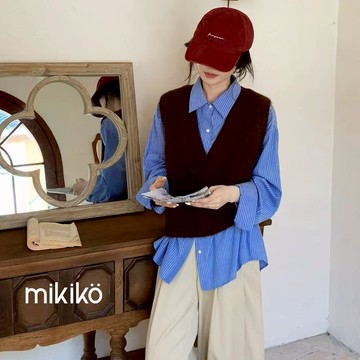 美木子｜毛衣背心 針織馬甲｜超好搭素面大V針織背心【T30133】短款 疊穿 經典款 不挑人穿 無袖針織衫 背心打底衫