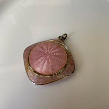 Vintage 粉紅琺瑯銀飾品盒