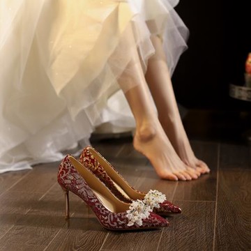 中法式紅色婚紗兩穿新娘鞋秀禾訂婚鞋女高級感小眾伴娘宴會高跟鞋