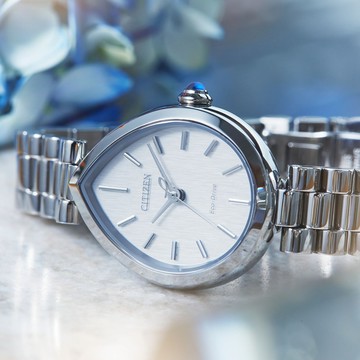 CITIZEN 星辰 L系列 RAINELL雨漾光動能水滴形腕錶/銀/26.2mm/EM1200-55A