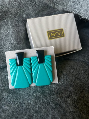 老又好古董珠寶雙色普普風塑料垂墜針式耳環1987 Avon P164