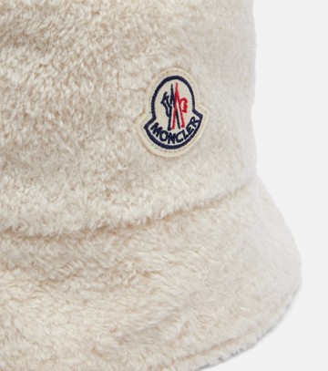 Moncler Logo reversible teddy bucket hat