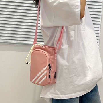 2025新款手機包袋時尚百搭女士單肩斜挎便攜旅行出行尼龍小包包