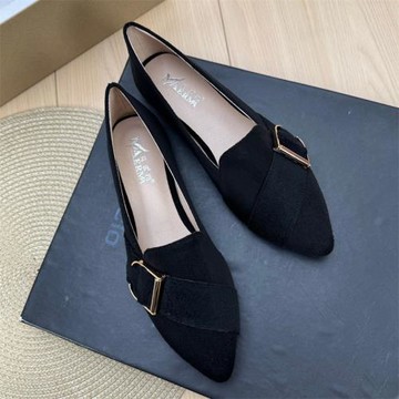 樂福鞋女2026年春季新款單鞋尖頭金屬搭扣黑色平底鞋百搭大碼女鞋