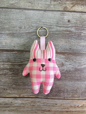 +直條帽格紋+貓咪鑰匙圈