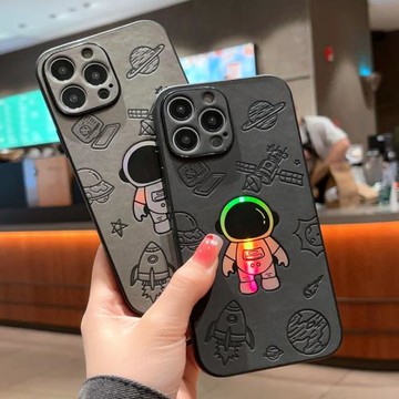 鐳射宇航員翻毛皮適用iPhone17promax手機殼蘋果16pro防摔15保護套14plus新款13max男女12耐臟11高級Air超火