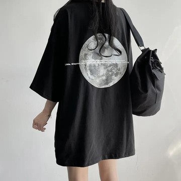 已售9642件💖Vuja de 純棉 t恤 短袖上衣女 月球印花 T恤 韓國上衣 oversize T恤 潮流衣服 寬