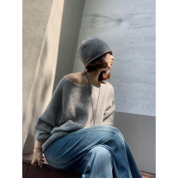 333sss 很起范的灰色毛衣～顯瘦露肩一字肩灰色針織衫上衣短款女