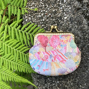 Liberty印花布。粉彩小木屋零錢包
