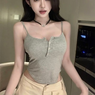 # 6835性感歐美鈕扣細肩帶背心 莫代爾背心 小可愛背心 BraTop 小可愛 胸墊背心 內搭背心