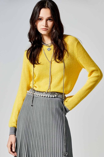 櫻草黃平紋圓領薄針織上衣