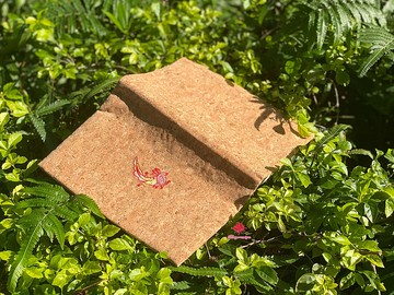 【旅行首選】六角恐龍Hobby刺繡軟木塞書套