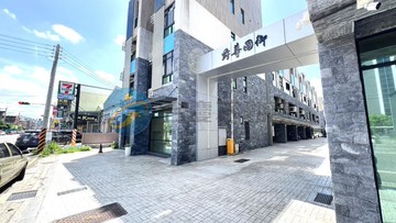 頭份市［御國尊爵］全新4房大面寬雙平車透天別墅｜苗栗縣頭份市中華路