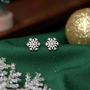 【Isha Jewelry】純銀雪花耳環 | 聖誕。跨年。節慶。交換禮物。可改夾