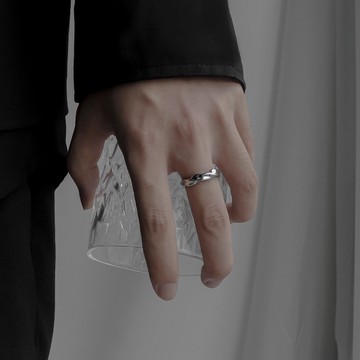 莫比烏斯戒指 鈦鋼戒指 冷淡風戒指 男戒 男飾品 男生飾品 鈦鋼飾品 鋼飾品 飾品男 戒指男 United Freak