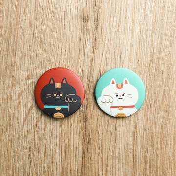 Say Yeah 胸章 44mm - 招財貓 / 招財黑貓