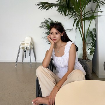 ˏˋ 𝐻𝑒𝑦 𝑆𝑝𝑟𝑖𝑛𝑔 - ̗̀ 🌷⛅️ ̖́‎韓國 INS 夏日時髦褶皺背心上衣女