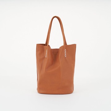 率性極簡軟皮側背包