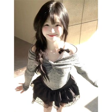 韓系軟糯扭結設計感一字肩針織衫女春秋甜辣妹風別致短款波點上衣