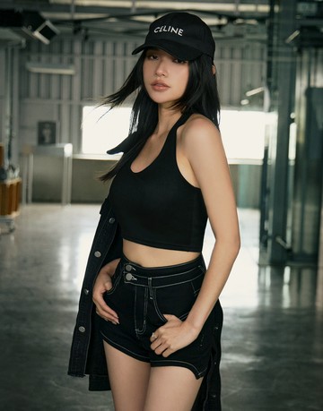 接住妳的浪漫；空氣感雲朵棉繞脖美背BraTop 兩色