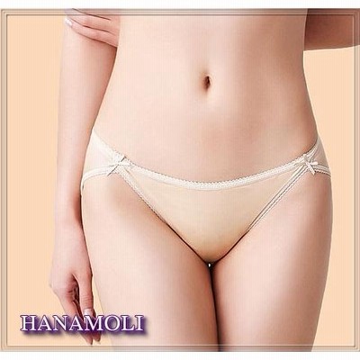 ■シンプルで清潔感あるシルクショーツ ■両サイドのリボンがアクセント