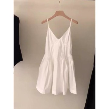 深圳南油高端女裝氣質百搭高腰吊帶連衣裙夏新款V領露背無袖短裙