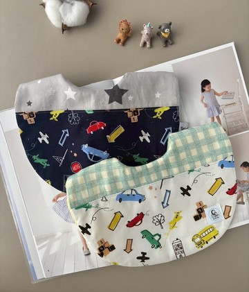 圍兜兜 新生兒禮 彌月禮  口水巾 彩色小汽車