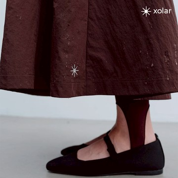 防潑水輕戶外 A 字裙（修身款） 經典黑 L