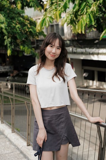 冰涼紗中線拼接短袖上衣(淺灰)