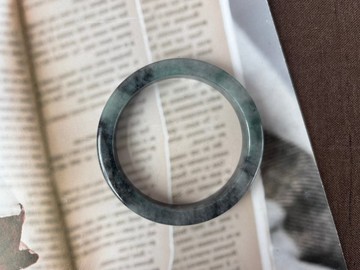 烏雞翡翠方鐲(黃金圈口)