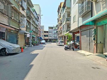 五甲家樂福商圈8米街騎樓透天｜高雄市鳳山區南貴街