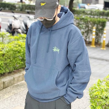 STUSSY 24FW BUILT IN USA 海軍藍 帽踢 塗鴉字體 長袖 "NAVY" 墨綠字 日本