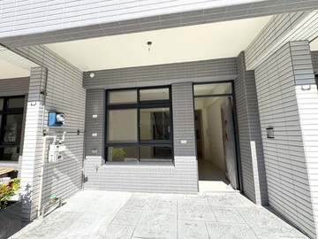 氧樂多B17．有加購車位．獨家專任．屋主誠意出售｜苗栗縣頭份市新興街