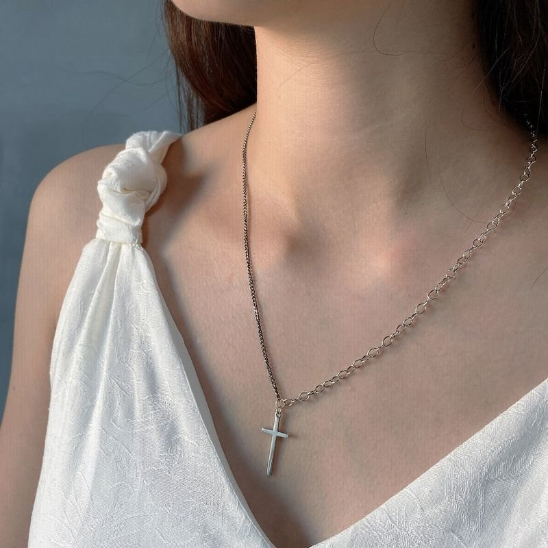 クロス ペンダント ネックレス レディース 女性 女子 女の子 アクセサリー 首飾り 十字架 アシンメトリー 左右非対称 あずきチェーン 喜平チェーン 通販 Lineポイント最大get Lineショッピング