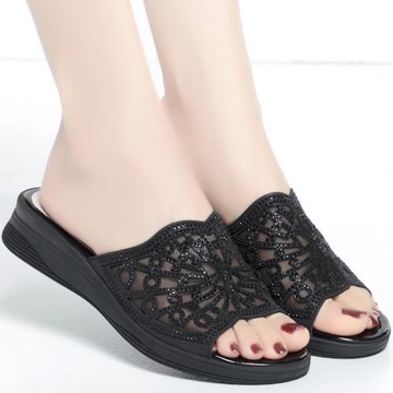 媽媽拖鞋女夏季外穿軟底中年平底舒適防滑中老年大碼涼拖鞋41-43