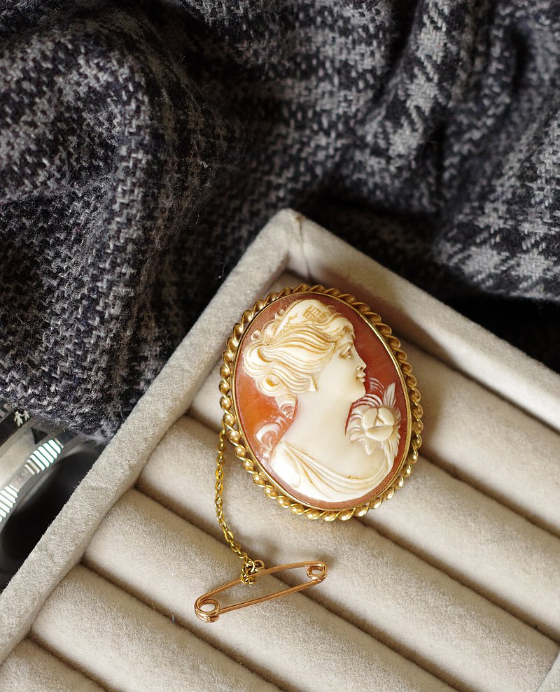 古董Vintage 9CT 9K金仕女浮雕貝雕CAMEO別針胸針B923推薦| 亞洲跨境設計購物平台Pinkoi | LINE購物