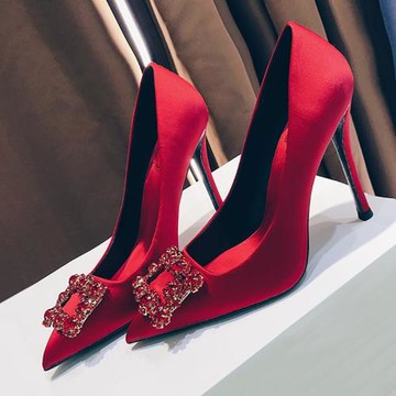 新娘結婚鞋紅色2025新款尖頭細高跟秀禾服水鉆方扣女單鞋伴娘百搭