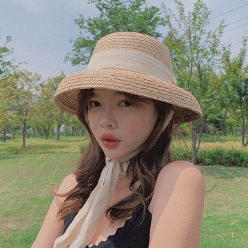 春夏小赫本拉菲草草帽 法式草帽女鐘型盆帽沙灘圓頂小檐遮陽帽女1入